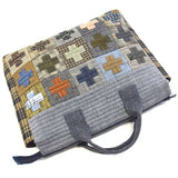 Cross Pattern Bag (No instructions) in "[Revised version] Yoko Saito and Quilt Party, Our Quilt, Enjoy Sewing with Fabrics"